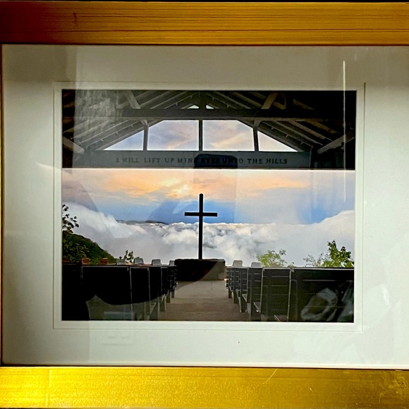 Set of 3 Professional Photos - Pretty Place Chapel (prints and gold frames) - Picture 2 of 3